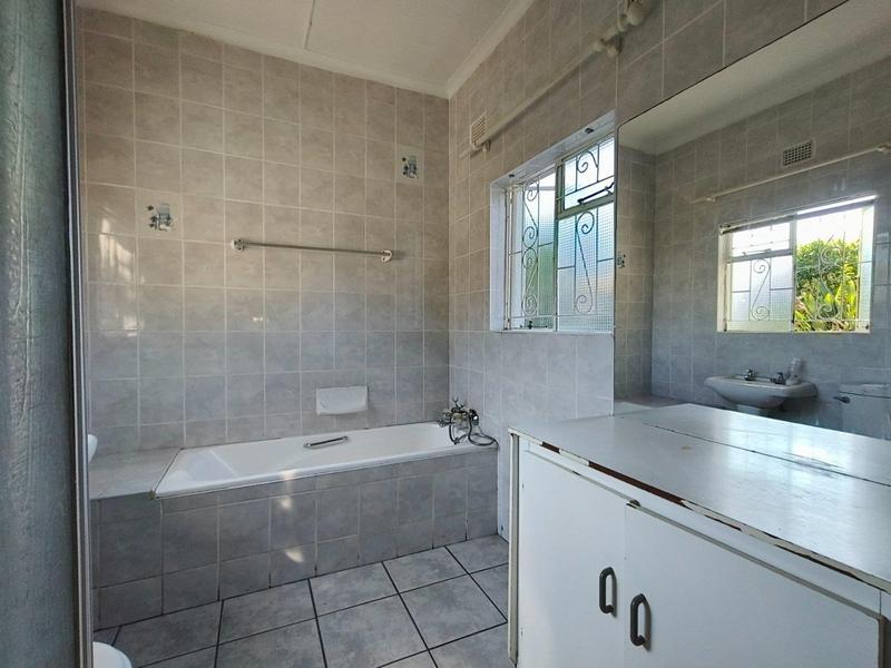 7 Bedroom Property for Sale in Mthata Eastern Cape